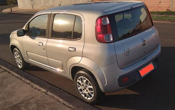 FIAT UNO 1.0 EVO VIVACE 8V FLEX 4P MANUAL